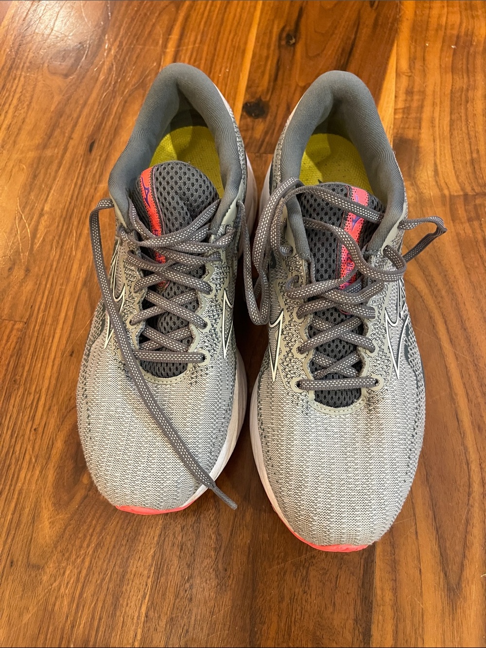Mizuno Gray Running Sneakers with Pink Accents